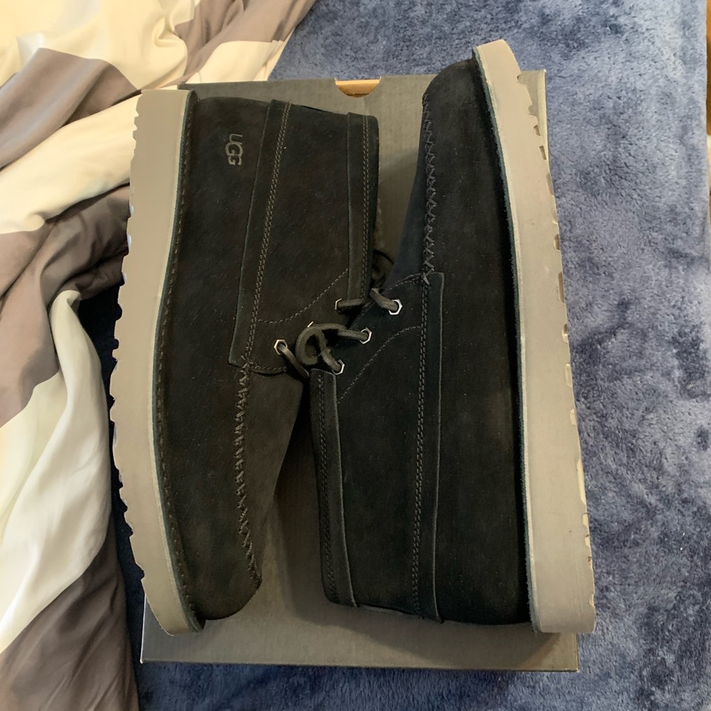 UGG MEN CAMPOUT CHUKKA BOOT SIZE 12
